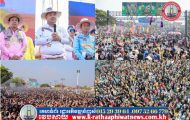 ភ្ញៀវទេសចរ៣០ម៉ឺននាក់ ចូលរួមអបអរសាទរយ៉ាងកុះករ ក្រោមស្មារតីសាមគ្គីភាព និងការដឹងគុណវីរកងទ័ព ក្នុងព្រឹត្តិការណ៍មហាសង្ក្រាន្តស្ទឹងត្រែង